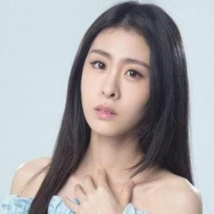 吃瓜娱乐圈张碧晨,娱乐圈的瓜田，她如何成为焦点？