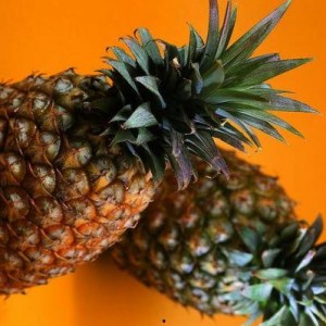 菠萝头娱乐吃瓜,揭秘娱乐圈吃瓜背后的真相与笑料